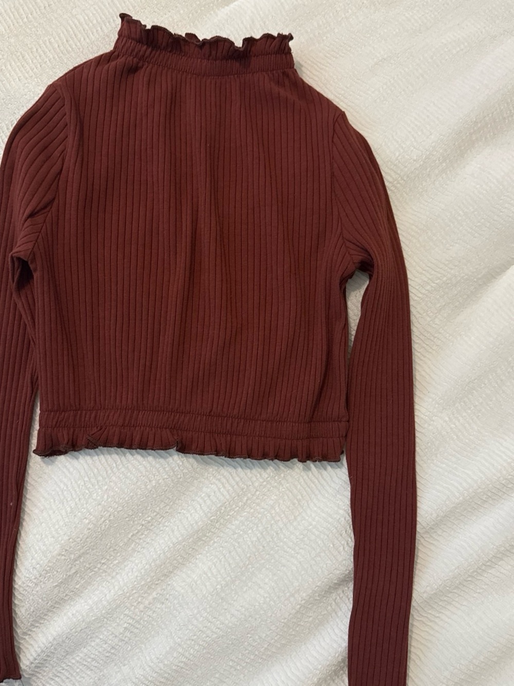 Windsor Ribbed Ruffle-Trim Mock Neck Long Sleeve Crop Top - Burgundy
